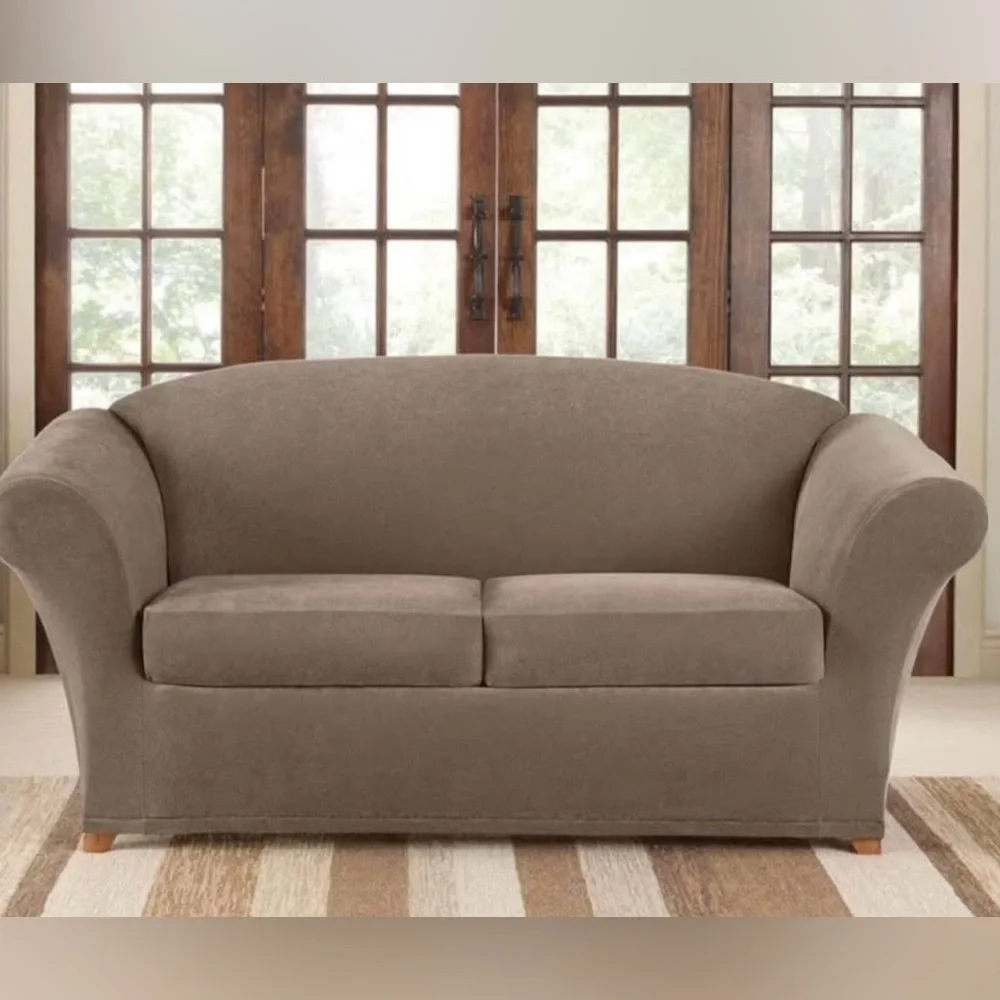 Fitted couch slipcover